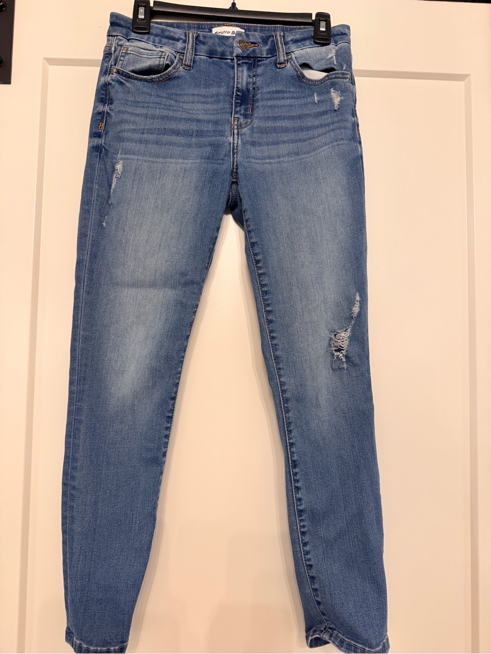 Studio Light Blue Skinny Jeans with Subtle Distressing